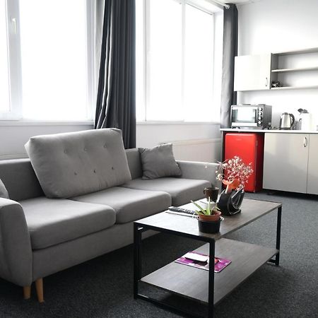 Luana Airport Apartments #9 Otopeni Bagian luar foto
